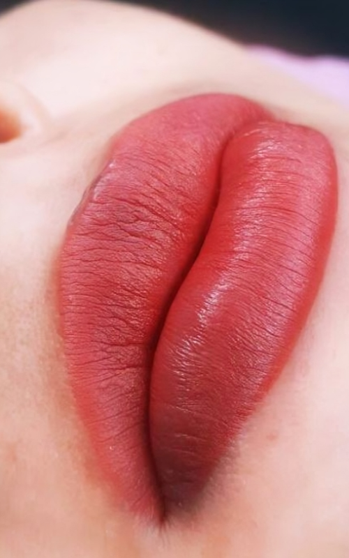 Micropigmentación de labios que realza tu sonrisa en BlueBeautyStudy